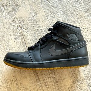 Air Jordan 1 Mid Winterized